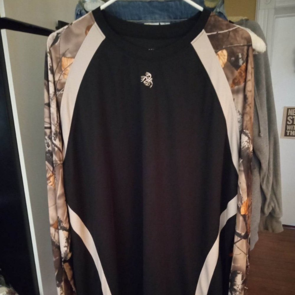 Legendary White Tails long Sleeve